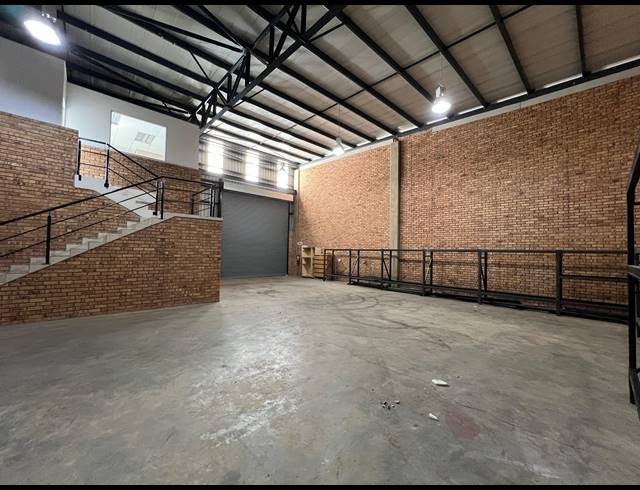 304M² WAREHOUSE TO LET IN LANSERIA